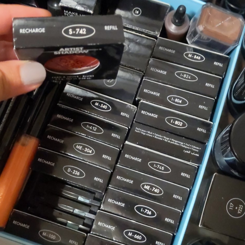 Authentic BNIB Makeup forever Artist Shadow